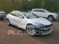 2019 Tesla Model 3 фото