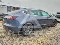 2019 Tesla Model 3 фото
