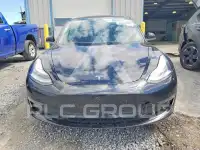 2019 Tesla Model 3 фото