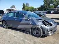 2019 Tesla Model 3 фото