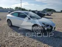 2019 Tesla Model 3 фото