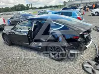 2019 Tesla Model 3 фото