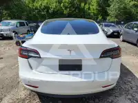 2019 Tesla Model 3 фото