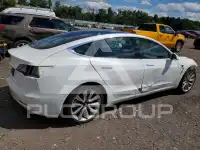 2019 Tesla Model 3 фото