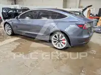2019 Tesla Model 3 фото