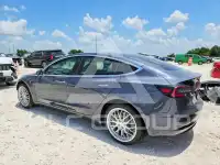 2019 Tesla Model 3 фото