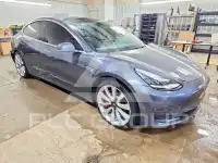 2019 Tesla Model 3 фото
