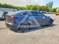 2019 Tesla Model 3 photo