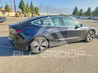 2019 Tesla Model 3 фото