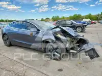 2019 Tesla Model 3 фото