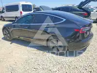 2019 Tesla Model 3 фото