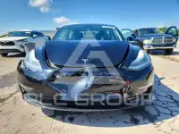 2019 Tesla Model 3 фото