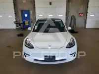 2019 Tesla Model 3 фото