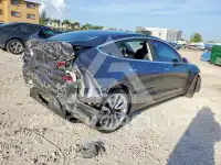 2019 Tesla Model 3 фото