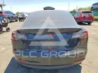 2019 Tesla Model 3 фото