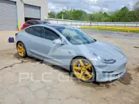 2019 Tesla Model 3 фото