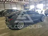 2019 Tesla Model 3 фото