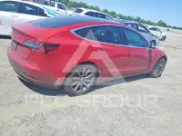 2019 Tesla Model 3 фото