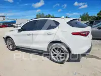 2019 Alfa Romeo Stelvio photo