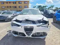 2019 Alfa Romeo Stelvio photo