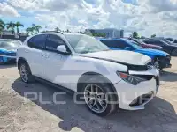 2019 Alfa Romeo Stelvio photo