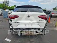2019 Alfa Romeo Stelvio photo