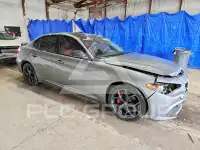 2019 Alfa Romeo Giulia photo
