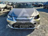 2019 Lexus ES300 photo