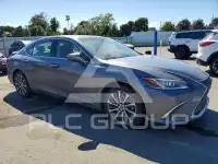 2019 Lexus ES300 photo