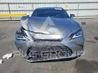 2019 Lexus ES300 photo