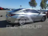 2019 Lexus ES300 photo