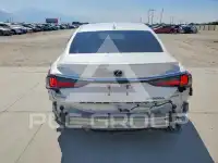 2019 Lexus ES300 photo