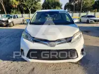 2019 Toyota SIENNA фото