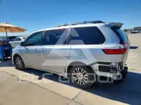 2019 Toyota SIENNA photo