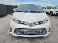 2019 Toyota SIENNA фото