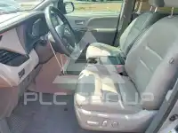 2019 Toyota SIENNA фото