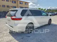 2019 Toyota SIENNA photo