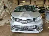 2019 Toyota SIENNA photo