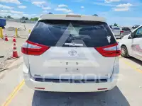 2019 Toyota SIENNA фото