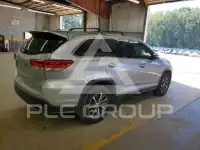 2019 Toyota Highlander photo