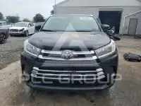2019 Toyota Highlander photo