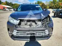 2019 Toyota Highlander photo