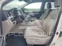 2019 Toyota Highlander photo