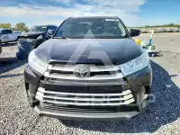 2019 Toyota Highlander photo