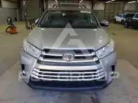 2019 Toyota Highlander photo