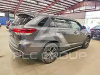 2019 Toyota Highlander photo