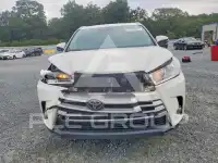 2019 Toyota Highlander photo