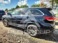 2019 Toyota Highlander photo