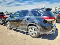 2019 Toyota Highlander photo