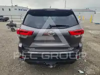 2019 Toyota Highlander photo